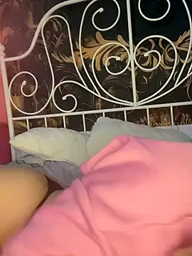 NatyNatasha1 online show from October 17, 2025, 5:37 pm