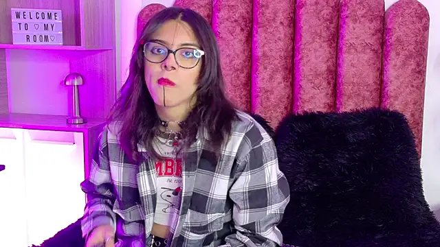 Snapshot of Lullaby_Charade chatting on November 21, 2025, 12:04 pm Lullaby Charade online show from November 21, 2025, 12:04 pm