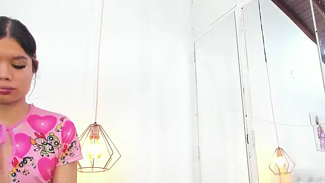 Snapshot of Alanna_miaw chatting on November 21, 2025, 11:42 am Alanna miaw online show from November 21, 2025, 11:42 am