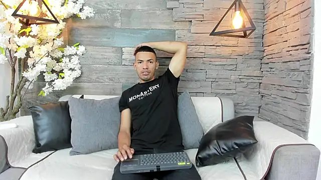 Snapshot of OwenPyerce chatting on October 25, 2025, 12:45 pm OwenPyerce online show from October 25, 2025, 12:45 pm