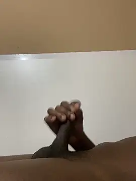 Snapshot of Simbatheking chatting on December 22, 2025, 12:29 am Simbatheking online show from December 22, 2025, 12:29 am