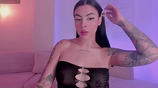 Snapshot of ChristineFord_ chatting on October 31, 2025, 12:50 pm ChristineFord online show from October 31, 2025, 12:50 pm