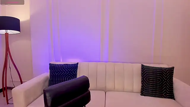 Snapshot of AnnieMonroe1 chatting on December 22, 2025, 11:51 am AnnieMonroe1 online show from December 22, 2025, 11:51 am