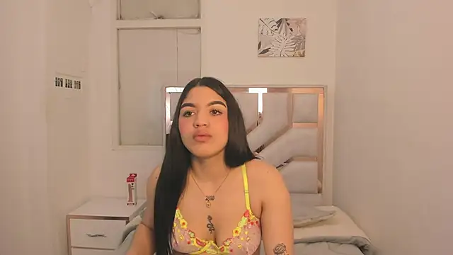 Snapshot of AbrilNasty chatting on October 18, 2025, 1:12 pm AbrilNasty online show from October 18, 2025, 1:12 pm