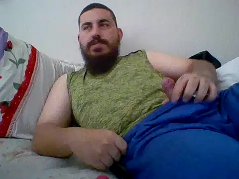Snapshot of LuisDominate chatting on October 16, 2025, 3:46 pm LuisDominate online show from October 16, 2025, 3:46 pm