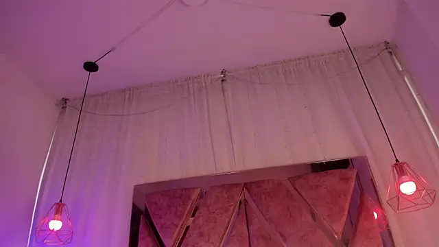 Snapshot of eimy_angels chatting on November 21, 2025, 5:00 pm eimy angels online show from November 21, 2025, 5:00 pm