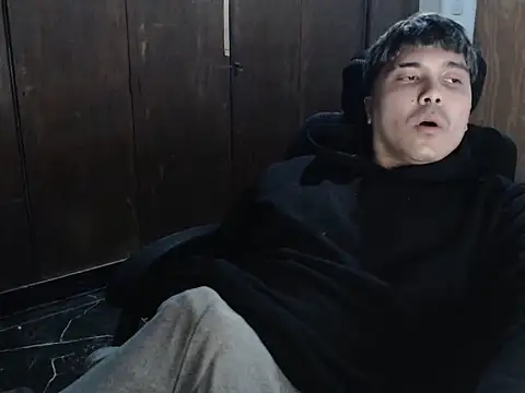 CuteAlexBoy online show from June 18, 2026, 7:29 pm