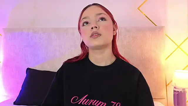 Martinaa Garcia online show from May 25, 2026, 7:42 pm