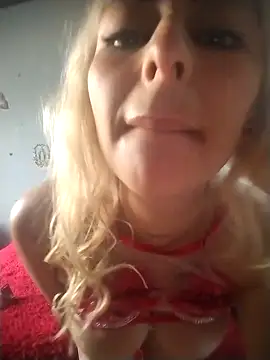 Snapshot of catalella16 chatting on February 3, 2026, 12:21 pm catalella16 online show from February 3, 2026, 12:21 pm