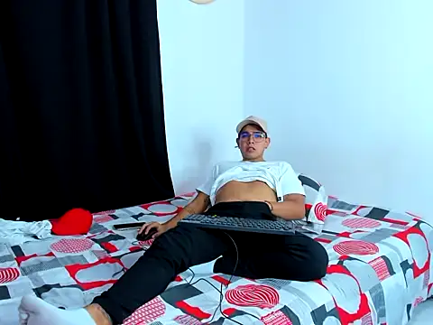 Snapshot of kelvin_276 chatting on February 7, 2026, 12:03 am kelvin 276 online show from February 7, 2026, 12:03 am