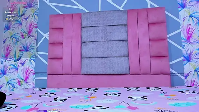 Snapshot of AdelaidaManson18 chatting on November 30, 2025, 3:32 am AdelaidaManson18 online show from November 30, 2025, 3:32 am