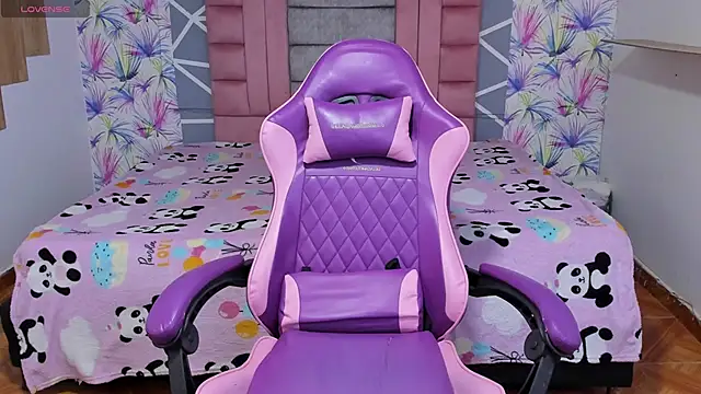 Snapshot of AdelaidaManson18 chatting on December 15, 2025, 3:11 am AdelaidaManson18 online show from December 15, 2025, 3:11 am