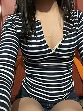 Snapshot of Lala6888 chatting on February 5, 2026, 4:33 pm Lala6888 online show from February 5, 2026, 4:33 pm