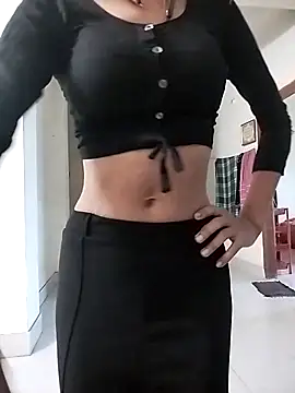 Snapshot of Ratri-Biswas chatting on November 10, 2025, 6:34 am Ratri-Biswas online show from November 10, 2025, 6:34 am