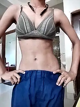 Snapshot of Ratri-Biswas chatting on November 17, 2025, 7:47 am Ratri-Biswas online show from November 17, 2025, 7:47 am