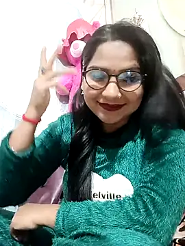 Vanshika1432 online show from November 26, 2025, 1:01 pm
