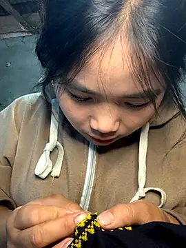 Snapshot of Embe-xinh18 chatting on November 3, 2025, 1:19 am Embe-xinh18 online show from November 3, 2025, 1:19 am