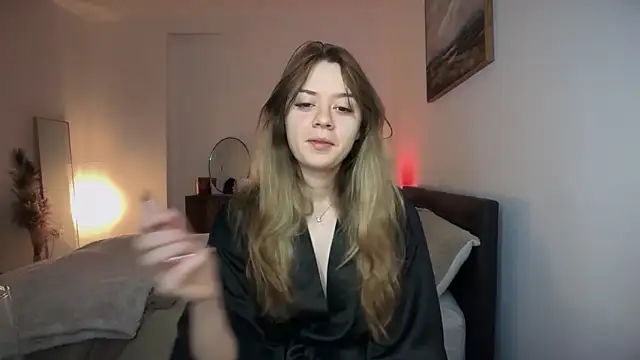 Snapshot of YasmineLace chatting on February 15, 2026, 6:59 pm YasmineLace online show from February 15, 2026, 6:59 pm