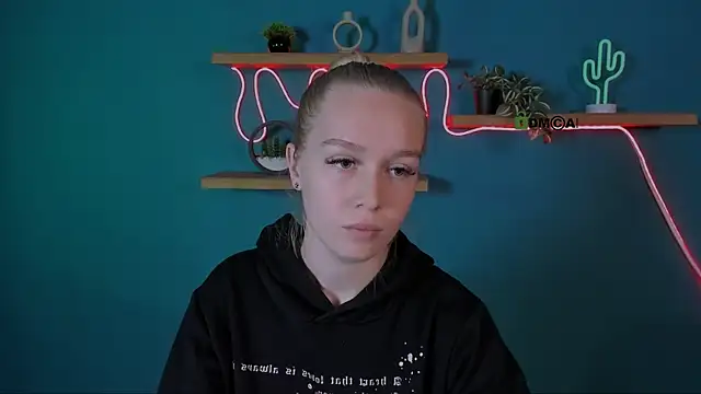 Snapshot of megan_cold chatting on October 25, 2025, 9:28 am megan cold online show from October 25, 2025, 9:28 am