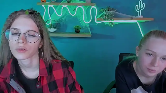 Snapshot of megan_cold chatting on October 30, 2025, 12:17 pm megan cold online show from October 30, 2025, 12:17 pm