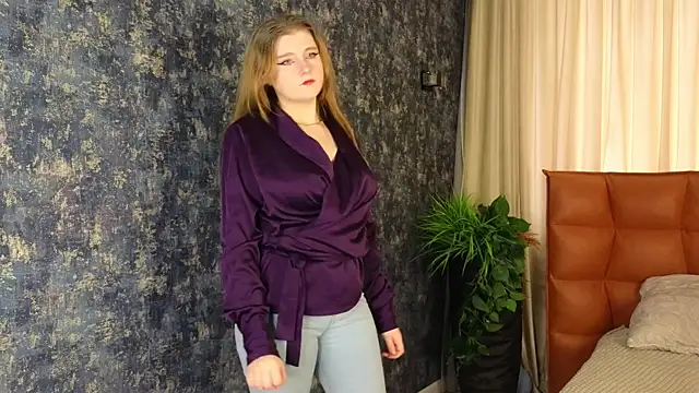 Snapshot of NightSaffron chatting on December 3, 2025, 7:05 am NightSaffron online show from December 3, 2025, 7:05 am