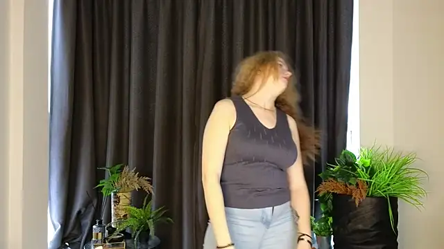 Snapshot of NightSaffron chatting on December 4, 2025, 6:55 am NightSaffron online show from December 4, 2025, 6:55 am