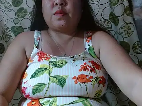 Snapshot of lovenaya chatting on December 21, 2025, 2:57 pm lovenaya online show from December 21, 2025, 2:57 pm