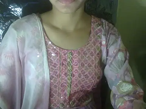 Snapshot of Shezi_N chatting on November 4, 2025, 12:37 pm Shezi N online show from November 4, 2025, 12:37 pm