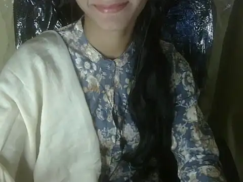 Snapshot of Shezi_N chatting on November 22, 2025, 2:38 pm Shezi N online show from November 22, 2025, 2:38 pm