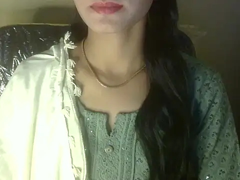 Snapshot of Shezi_N chatting on December 2, 2025, 3:18 pm Shezi N online show from December 2, 2025, 3:18 pm