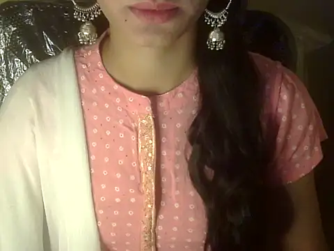 Snapshot of Shezi_N chatting on December 3, 2025, 3:32 pm Shezi N online show from December 3, 2025, 3:32 pm