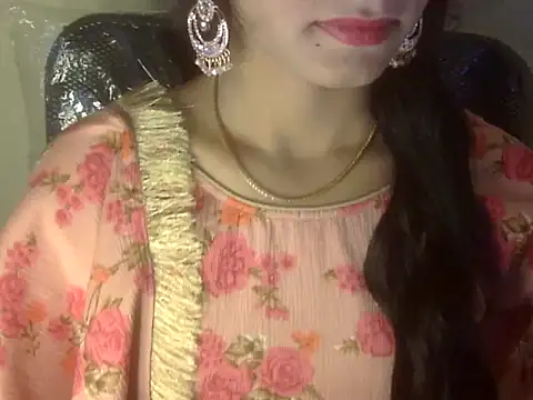 Snapshot of Shezi_N chatting on December 4, 2025, 10:02 am Shezi N online show from December 4, 2025, 10:02 am