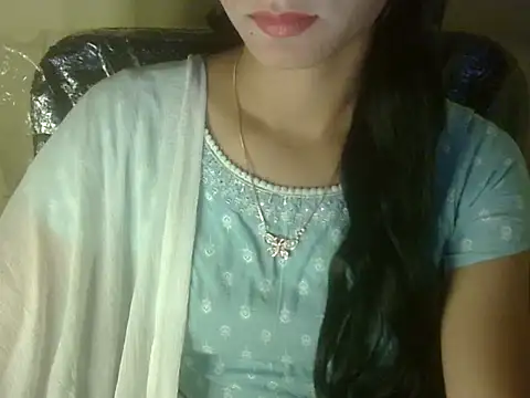 Snapshot of Shezi_N chatting on December 5, 2025, 12:36 pm Shezi N online show from December 5, 2025, 12:36 pm