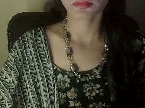 Snapshot of Shezi_N chatting on December 18, 2025, 2:34 pm Shezi N online show from December 18, 2025, 2:34 pm