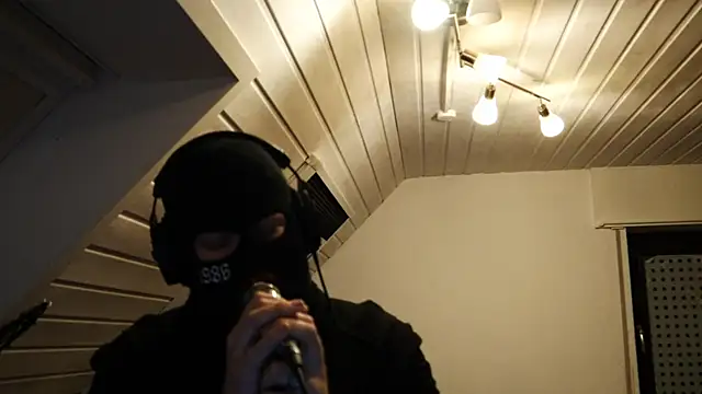 Snapshot of Symph0ny_0f_Gh0sts chatting on November 9, 2025, 7:56 pm Symph0ny 0f Gh0sts online show from November 9, 2025, 7:56 pm