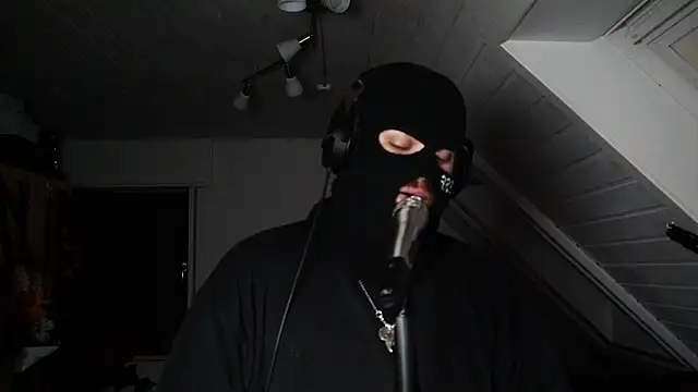 Snapshot of Symph0ny_0f_Gh0sts chatting on February 13, 2026, 9:11 pm Symph0ny 0f Gh0sts online show from February 13, 2026, 9:11 pm