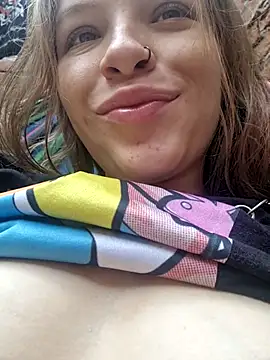 bambiluly online show from October 29, 2025, 1:46 pm