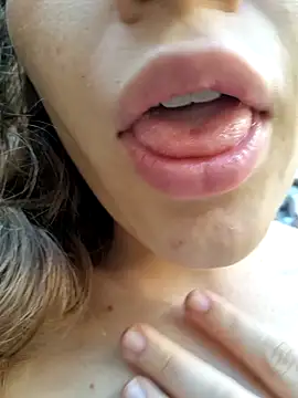 bambiluly online show from November 9, 2025, 12:14 pm