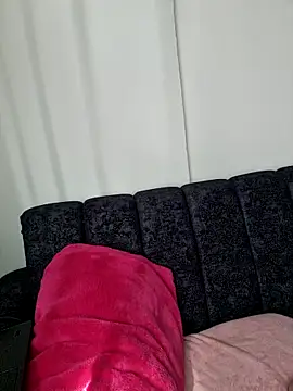 bambiluly online show from December 18, 2025, 7:53 pm