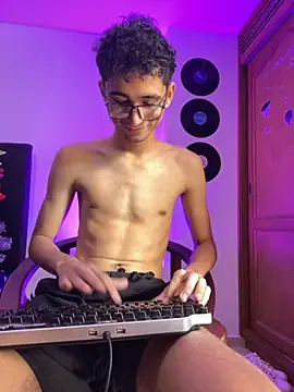 gsusss feet online show from November 26, 2025, 5:58 pm