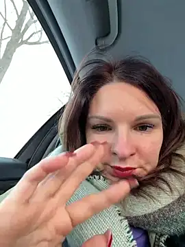 Snapshot of kinkysarahx chatting on January 6, 2026, 11:14 am kinkysarahx online show from January 6, 2026, 11:14 am