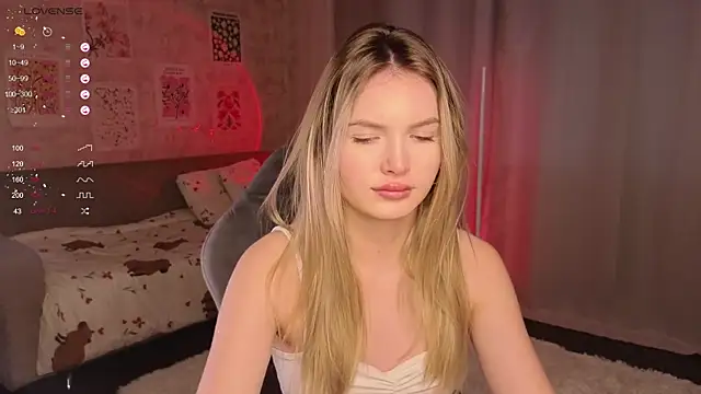 EvelynSin online show from October 20, 2025, 11:10 am