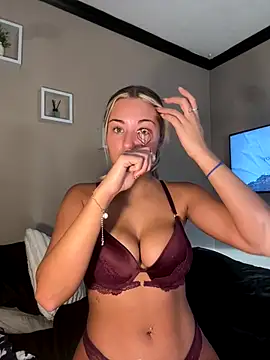 LaceyMilliexoxo online show from November 26, 2025, 10:27 am