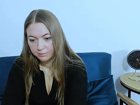 LeaNaughty online show from October 27, 2025, 4:44 pm