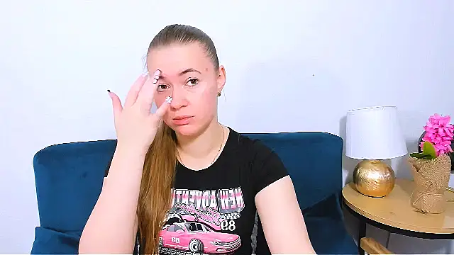 LeaNaughty online show from November 16, 2025, 6:41 am