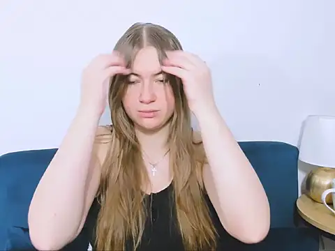 LeaNaughty online show from November 28, 2025, 7:00 am