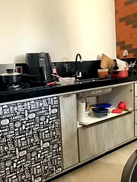 NatashaAzura online show from November 30, 2025, 4:00 pm