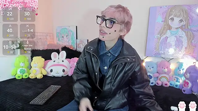 Snapshot of Strawberry_Kitty_ chatting on December 22, 2025, 3:47 am Strawberry Kitty online show from December 22, 2025, 3:47 am