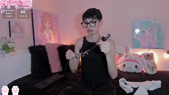 Snapshot of Strawberry_Kitty_ chatting on January 18, 2026, 3:54 am Strawberry Kitty online show from January 18, 2026, 3:54 am