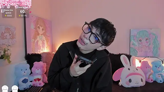 Snapshot of Strawberry_Kitty_ chatting on February 6, 2026, 3:55 am Strawberry Kitty online show from February 6, 2026, 3:55 am